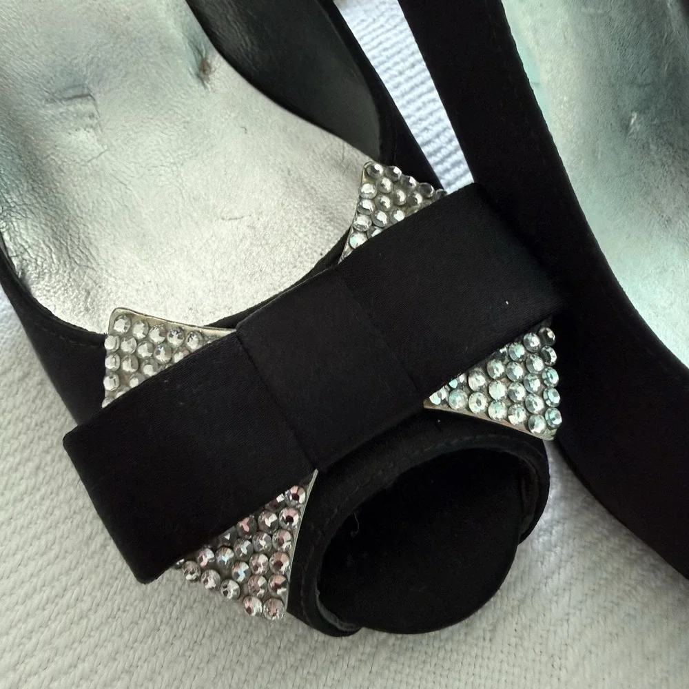 Stuart Weitzman Black Satin Peep Toe Heels Bows Rhinestones Shoes Sz 7.5 Formal